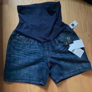 Gap maternity jean shorts (BRAND New with Tag)